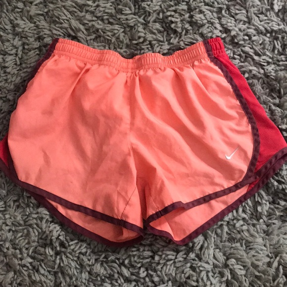 Girls nike shorts - Picture 2 of 2